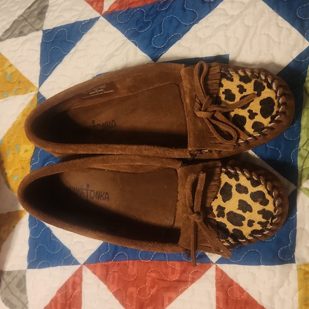 Minnetonka size 9